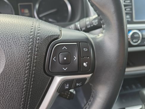 Used 2018 Toyota Highlander Limited image 20