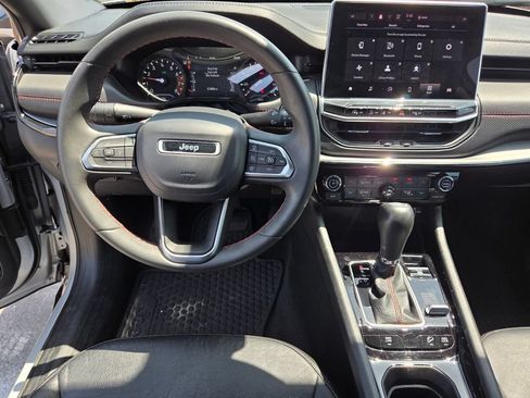 Used 2024 Jeep Compass Trailhawk AWD/4WD image 27