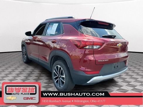 Used 2025 Chevrolet TrailBlazer LT FWD image 3