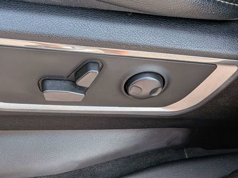 Used 2022 RAM 1500 Laramie AWD/4WD image 19