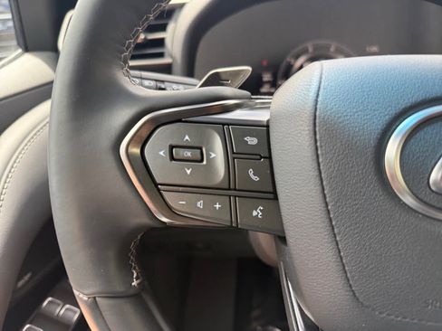 Used 2024 Lexus LX 600 4WD w/ Luxury Package image 25