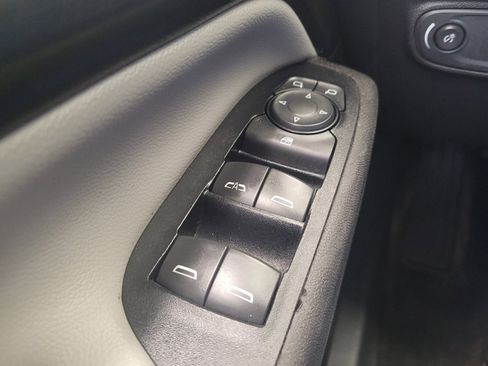 Used 2019 Chevrolet Equinox LS w/ LS Convenience Package FWD image 27