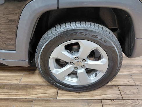 Certified 2018 Jeep Compass Latitude AWD/4WD image 11