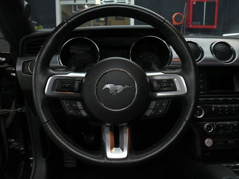 Used 2015 Ford Mustang Coupe image 18