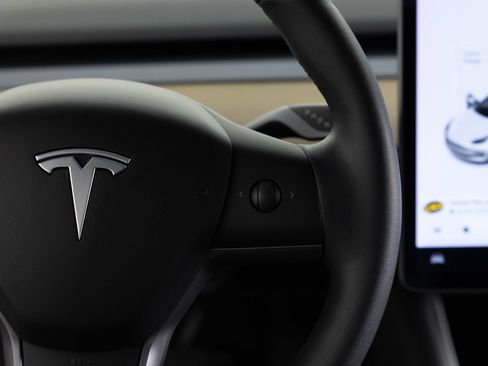 Used 2020 Tesla Model 3 Standard Range RWD image 28