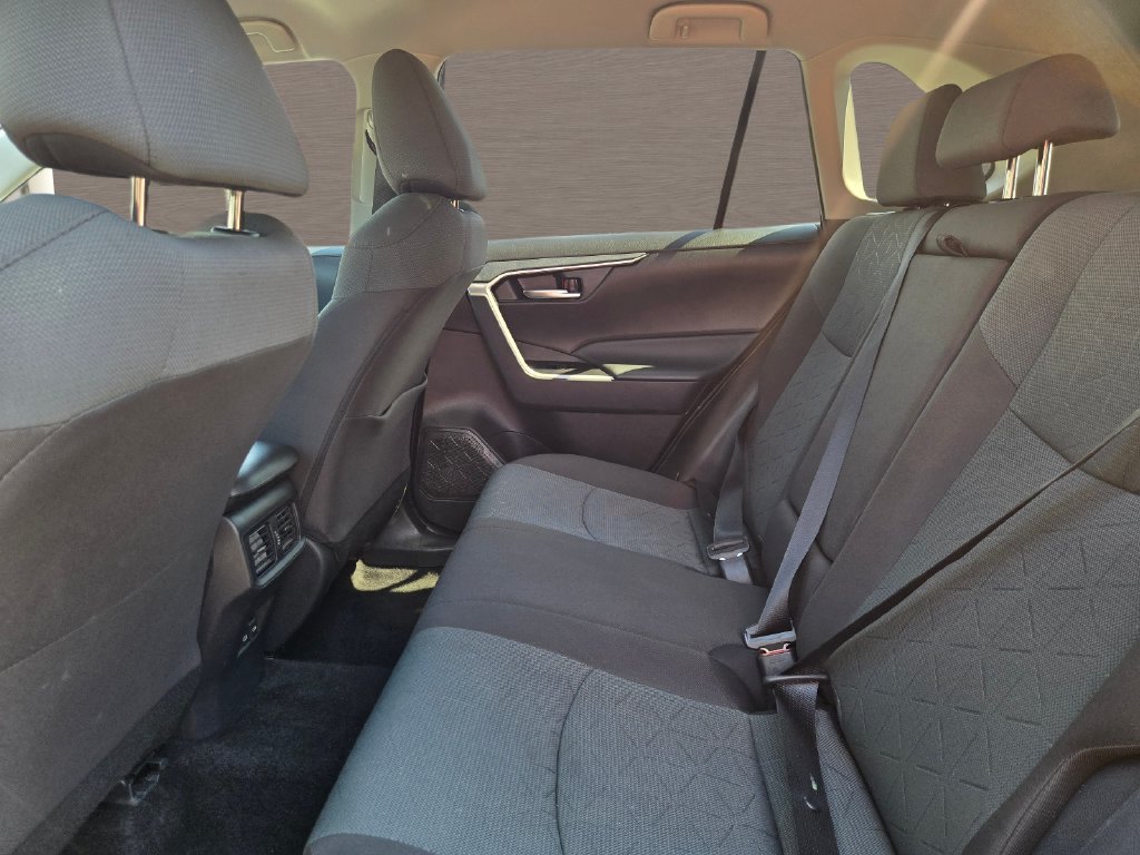 Used 2025 Toyota RAV4 XLE FWD image 12