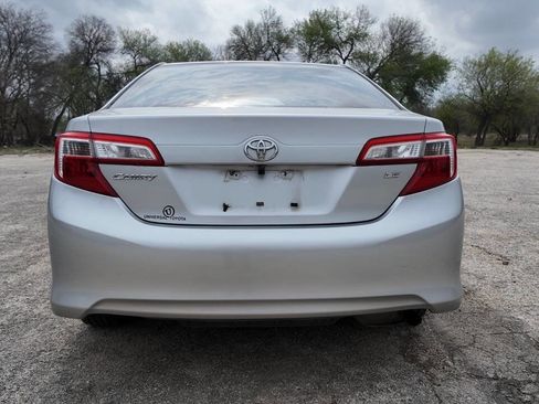 Used 2012 Toyota Camry LE image 5