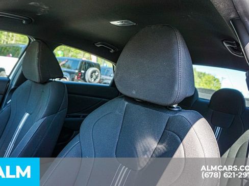 Used 2025 Hyundai Elantra Sport image 18