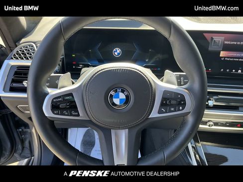 Used 2024 BMW X7 xDrive40i w/ M Sport Package AWD/4WD image 14
