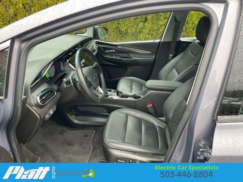 Used 2022 Chevrolet Bolt LT w/ Infotainment Package image 22