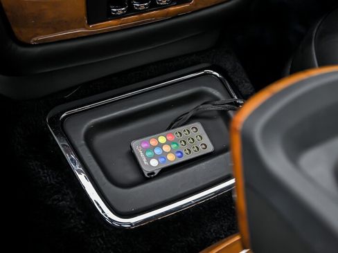 Used 2008 Rolls-Royce Phantom Drophead Coupe RWD image 41