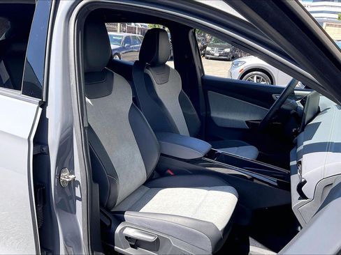 Certified 2023 Volkswagen ID.4 Pro RWD image 6