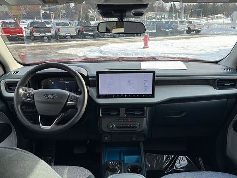 Used 2025 Ford Maverick XLT w/ Equipment Group 301A image 9