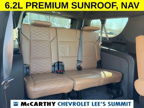 Used 2022 Cadillac Escalade ESV Premium Luxury image 41
