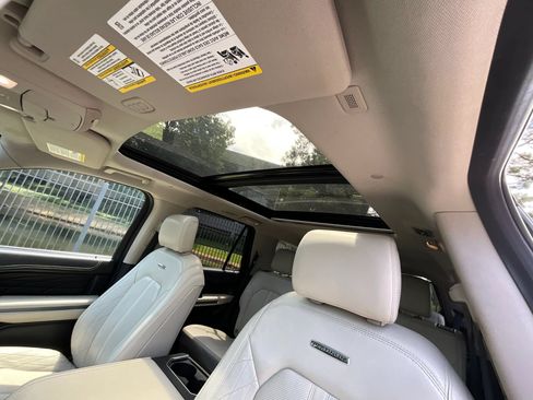 Used 2020 Ford Expedition Platinum AWD/4WD image 12