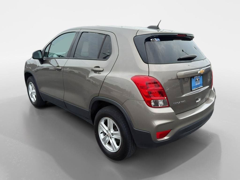 Used 2022 Chevrolet Trax LS w/ Tint and Cruise Package AWD/4WD image 3