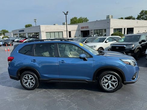 Used 2024 Subaru Forester Premium w/ Pop Package 2 AWD/4WD image 4
