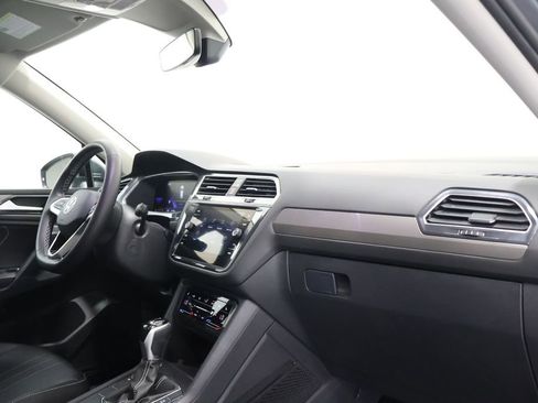 Used 2023 Volkswagen Tiguan SE image 23