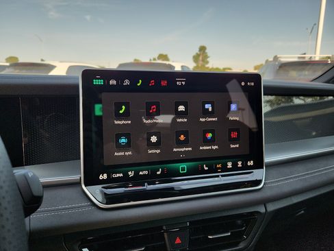 New 2026 Volkswagen Tiguan SE R-Line FWD image 19