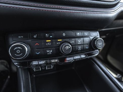 Used 2024 Dodge Durango GT AWD/4WD image 13