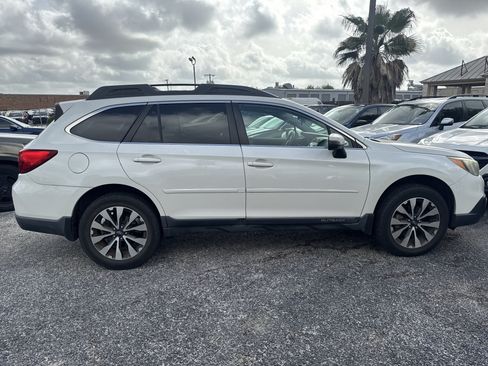 Used 2015 Subaru Outback 2.5i Limited AWD/4WD image 2