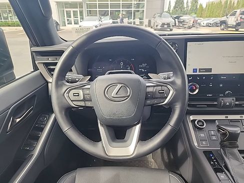 Used 2024 Lexus GX 550 w/ Cold Area Package AWD/4WD image 23