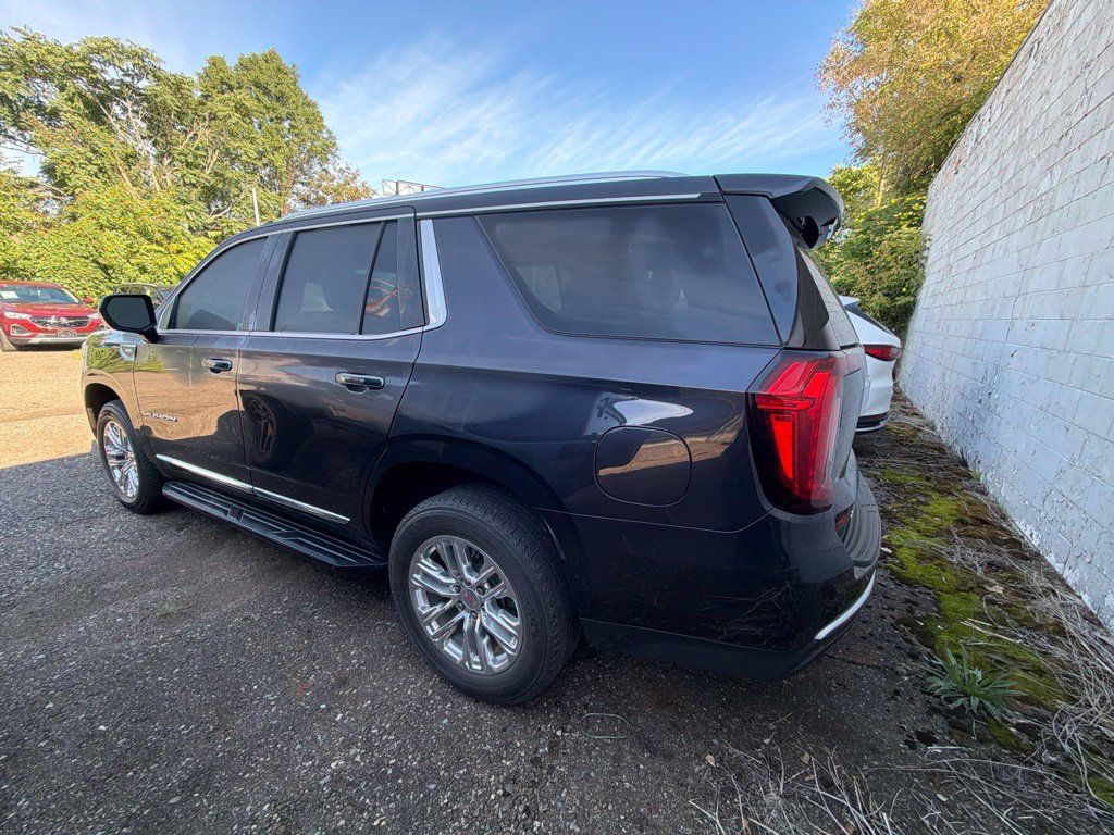 Used 2023 GMC Yukon SLT AWD/4WD image 8