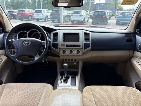 Used 2011 Toyota Tacoma PreRunner w/ SR5 Pkg #2 RWD image 8