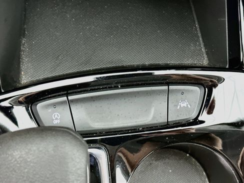 Used 2025 Chevrolet Trax LT w/ LPO, Blackout Package FWD image 25