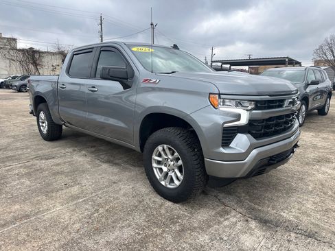 Used 2024 Chevrolet Silverado 1500 RST image 2