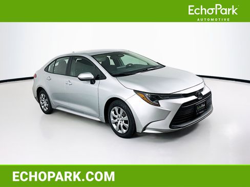 Used 2024 Toyota Corolla LE image 1
