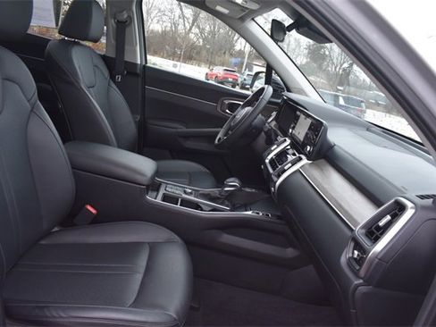 Certified 2023 Kia Sorento S w/ Panoramic Sunroof Package image 14