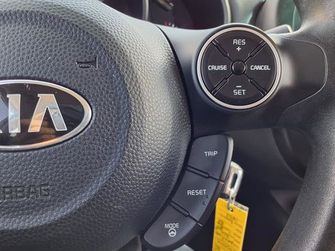 Used 2015 Kia Soul FWD image 16