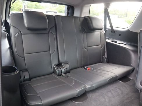 Used 2019 Chevrolet Suburban Premier AWD/4WD image 15