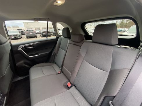 Used 2025 Toyota RAV4 XLE w/ Convenience Package image 28