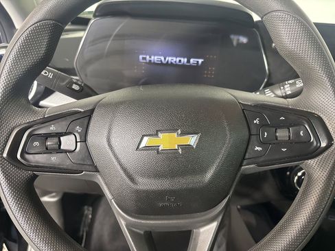 Used 2024 Chevrolet Trax LT image 12