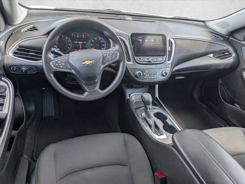 Used 2025 Chevrolet Malibu LT FWD image 15