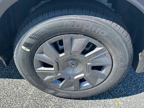 New 2026 Nissan Kicks S image 5