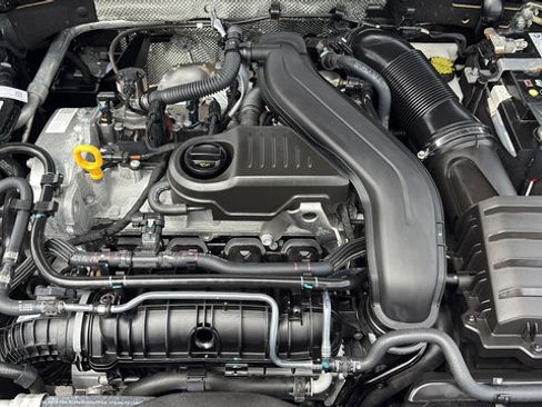Used 2025 Volkswagen Jetta SE FWD image 26