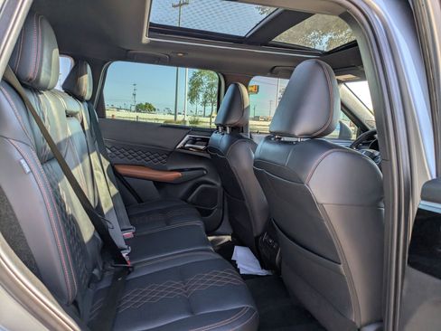 Used 2022 Mitsubishi Outlander SEL image 27