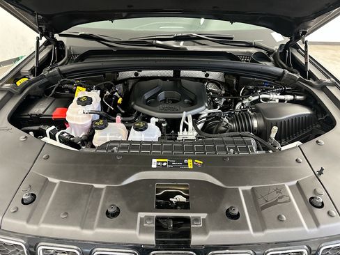 Used 2022 Jeep Grand Cherokee Overland w/ Luxury Tech Group IV image 36