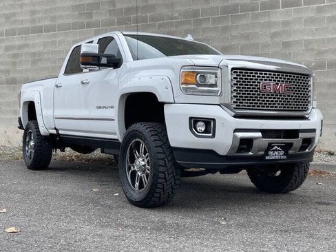 Used 2016 GMC Sierra 2500 Denali w/ Duramax Plus Package image 3