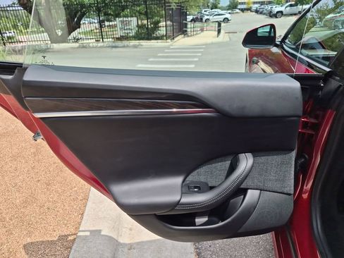 Used 2024 Tesla Model S AWD/4WD image 33