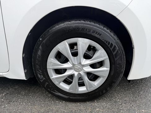 Used 2016 Toyota Corolla L FWD image 13