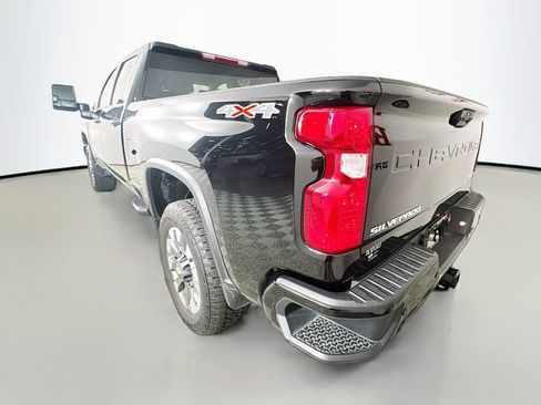 Used 2025 Chevrolet Silverado 2500 Custom w/ Custom Value Package AWD/4WD image 6