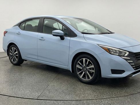 Used 2025 Nissan Versa SV image 1