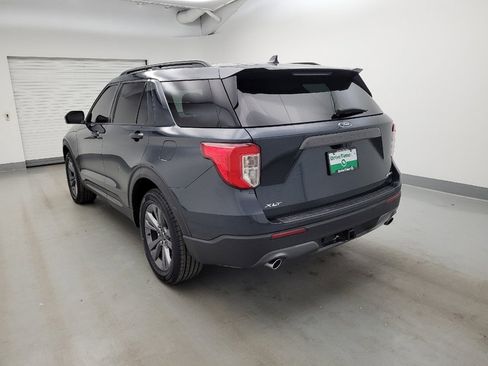 Used 2022 Ford Explorer XLT w/ Equipment Group 202A AWD/4WD image 5