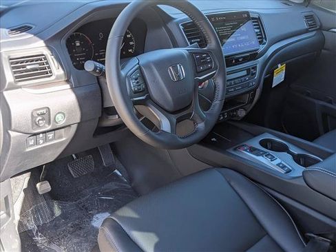 Certified 2024 Honda Ridgeline RTL image 3
