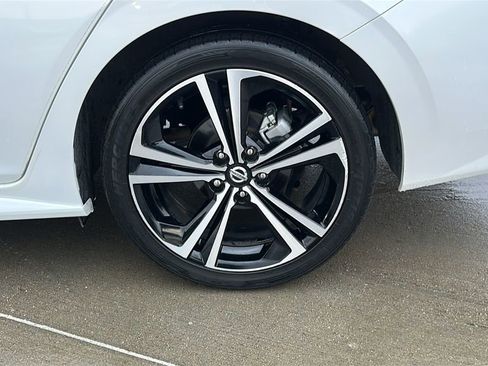 Used 2021 Nissan Sentra SR image 17