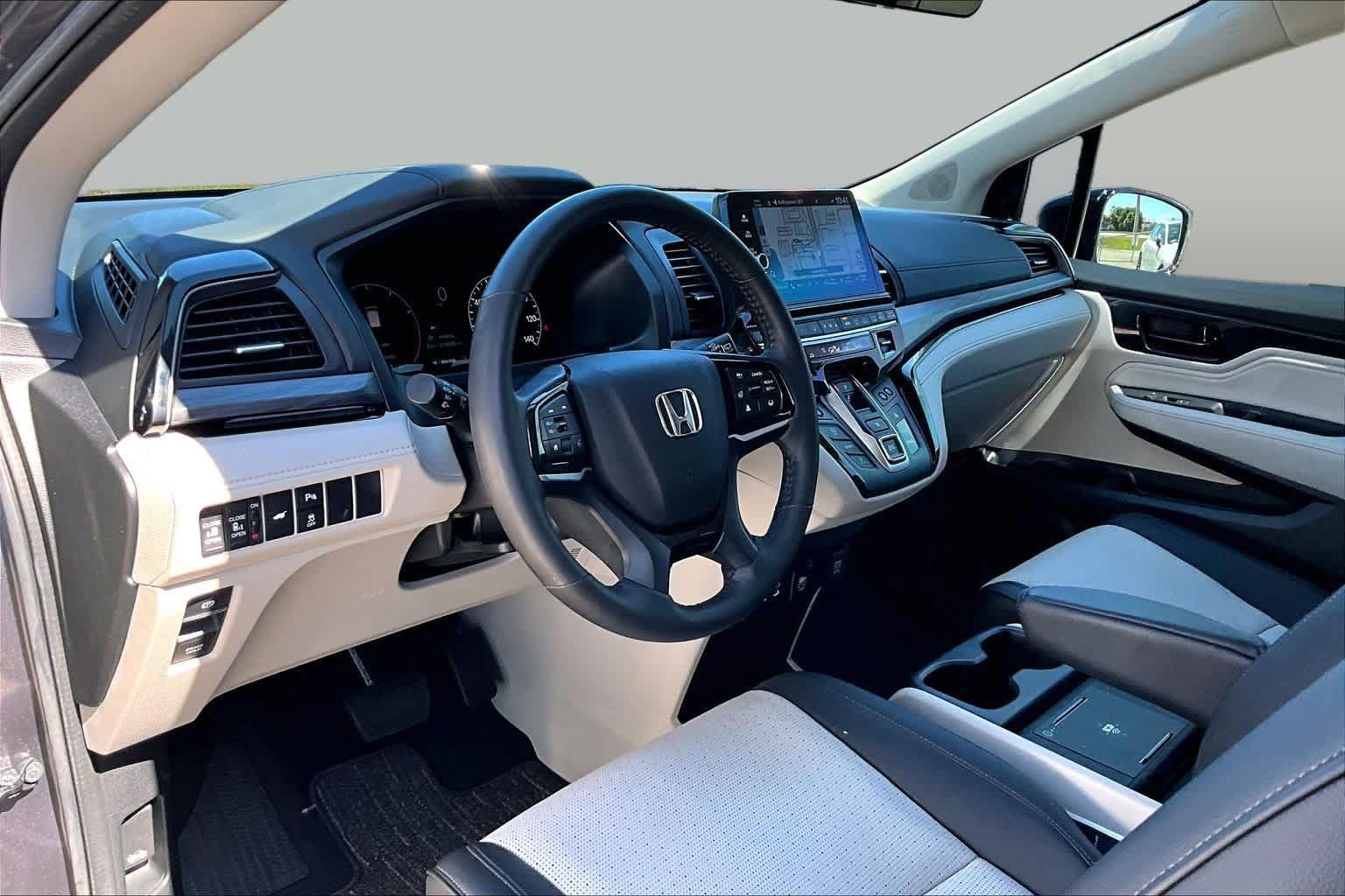 Used 2025 Honda Odyssey Elite image 18